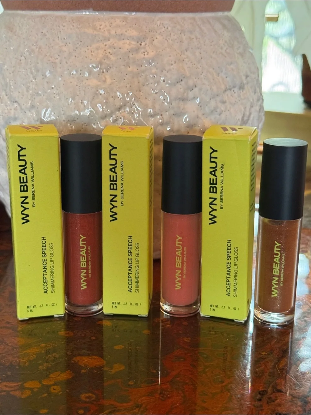 Wyn Beauty (3) Shimmering Lip Gloss